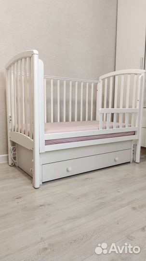 Детская кроватка с маятником и ящиком+доп. бортик