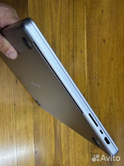 Apple macbook pro 16 m1pro 32gb 512 gb