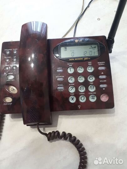 Телефон LG GT-9720A