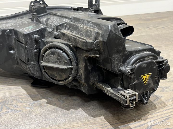 Фара Audi A4 B9 ксенон левая