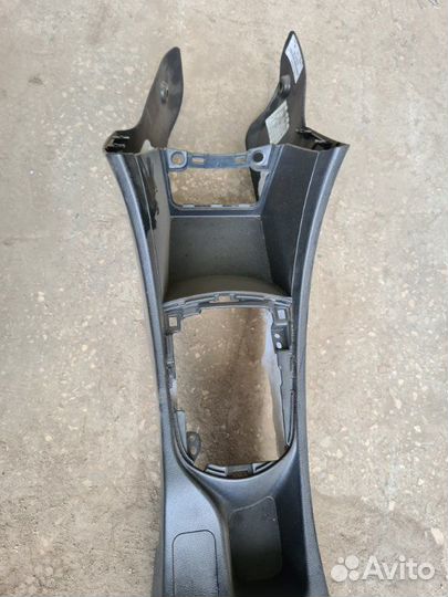 Консоль центральная Hyundai Solaris 1 2011