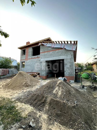 Дом 180 м² на участке 6 сот.