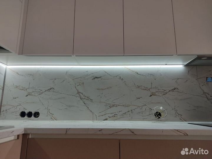 Угловой кухонный гарнитур