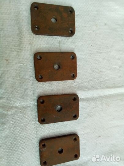 Металлические крепления для мебельных ножек