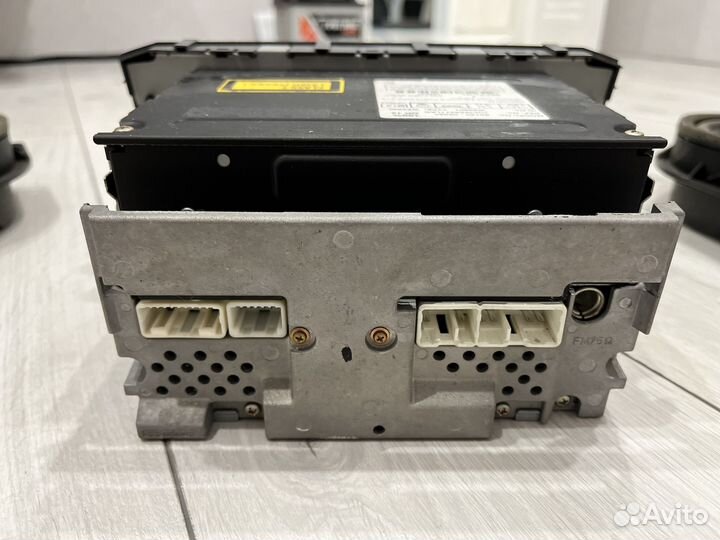 Штатная магнитола авенсис с yatour и колонками