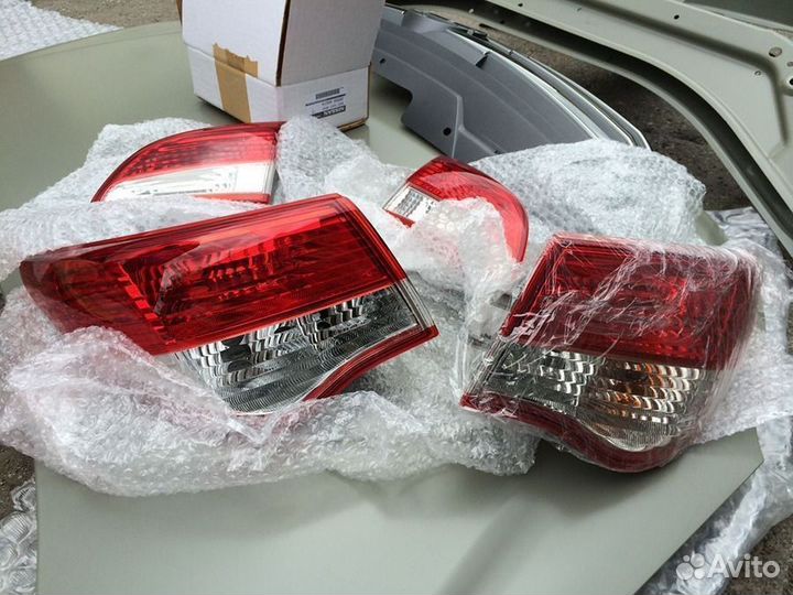 Фонарь задний правый внешний Ниссан Альмера g15 12