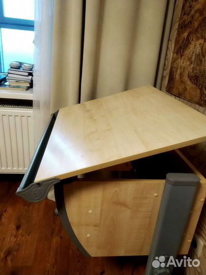 Дэмис-Растущая парта и стул