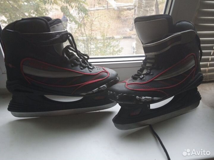 Коньки хоккейные