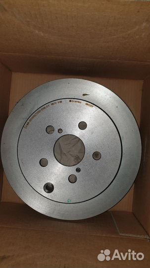 Продаю задние тормозные диски toyota avensis 250