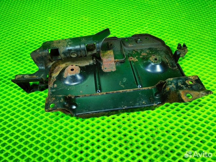 Площадка под АКБ Golf 3 гольф 3 Vento Венто