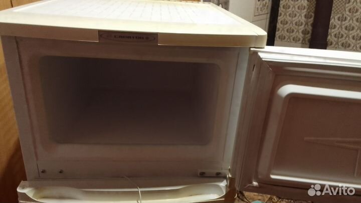 Отличный маленький Холодильник
