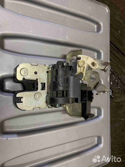 Замок багажника Audi A7 (2010-2014 ) 8K9 827 505 A
