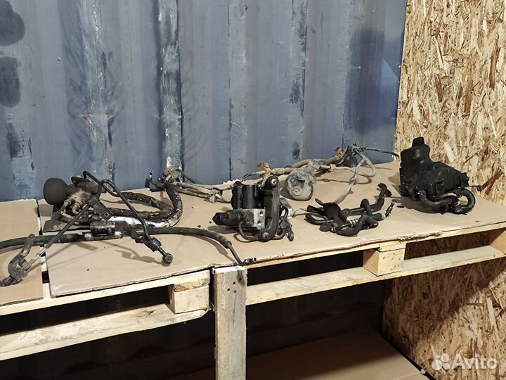 Детали гидроподвески Mercedes W220 W215