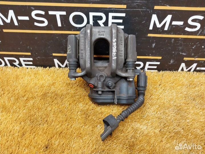 Суппорт задний левый Bmw 5-Series F10 N52B25A 2011