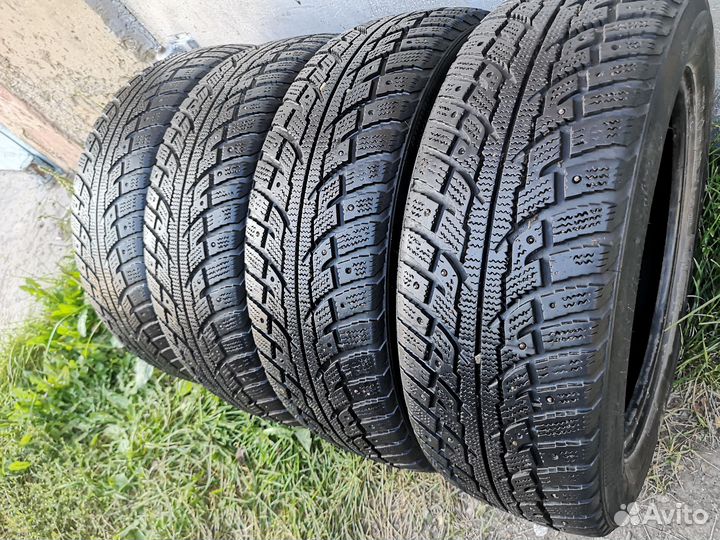 Kumho I'Zen RV Stud KC16 215/60 R17 100T