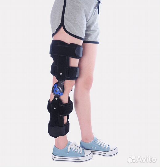 Регулируемый шарнирный коленный фиксатор