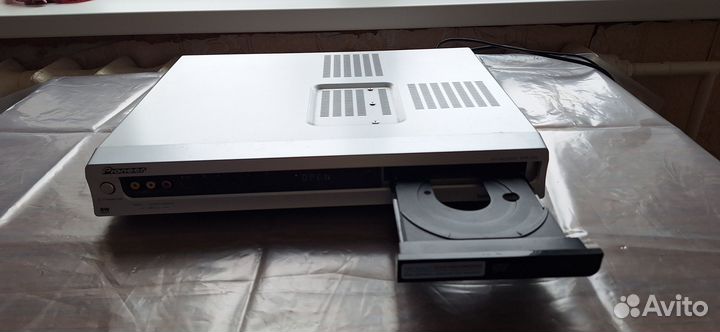 Pioneer DVD recorder model DVR-230-S