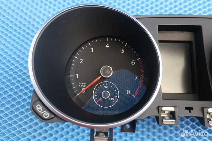 Панель приборов VW Golf 6