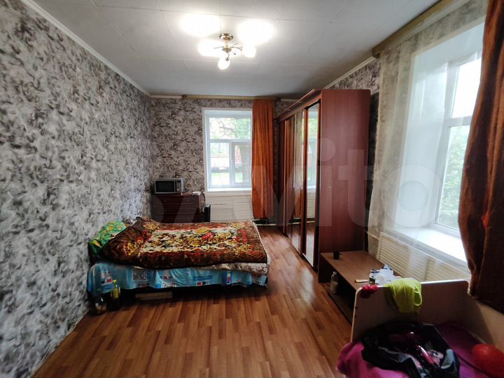 Комната 19 м² в 2-к., 1/3 эт.