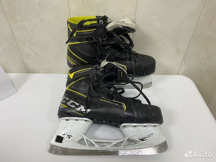 Коньки для хоккея с мячом CCM 8D