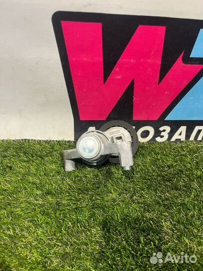 Натяжитель ремня генератора Ford Mustang