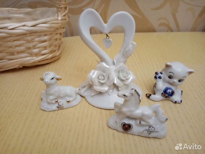 Статуэтки, предметы интерьера