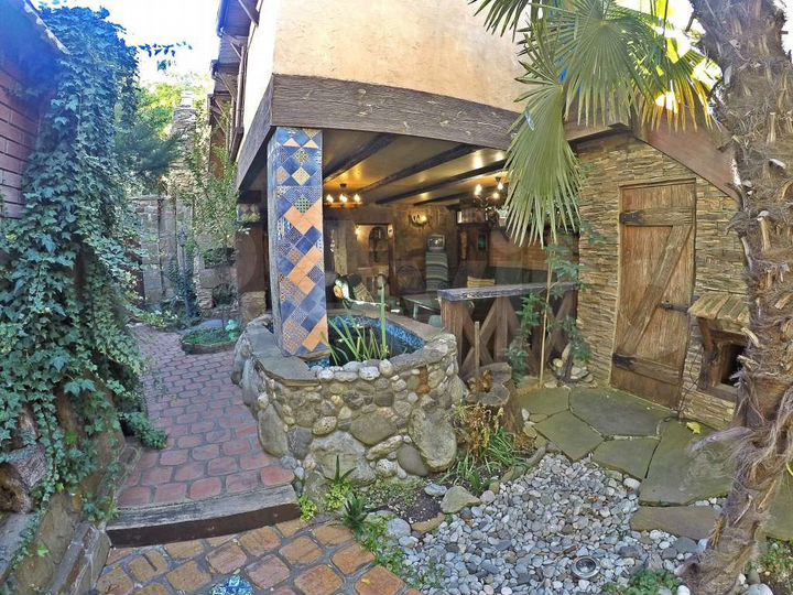 Дом 175 м² на участке 1 сот.