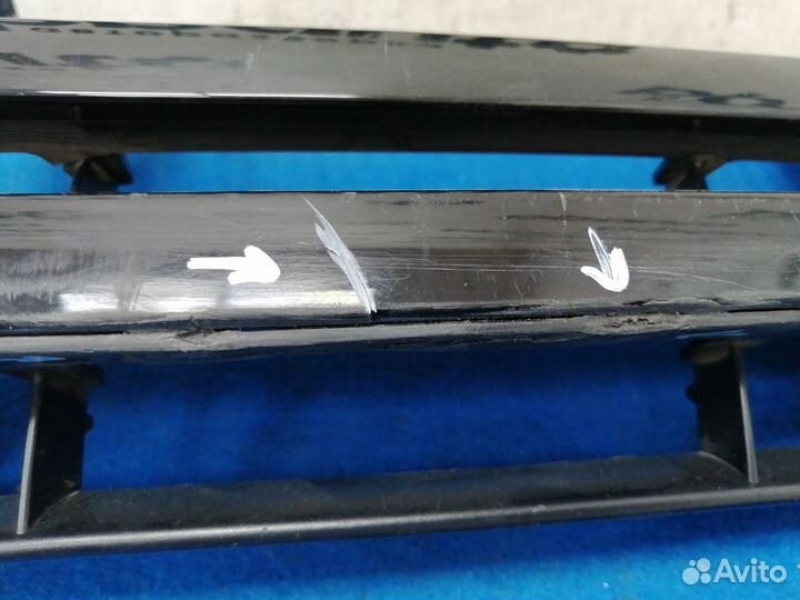 Решетка радиатора 5K0853651AL Volkswagen Golf