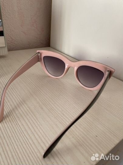 Солнцезащитные очки женские