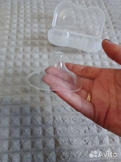 Силиконовая накладка для кормления