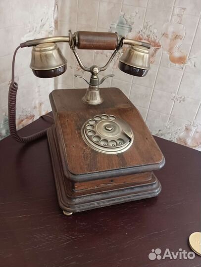 Старинные телефоны