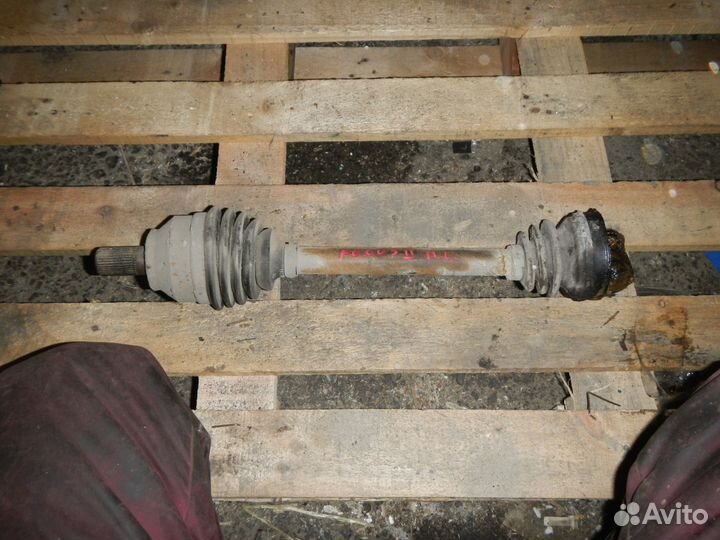 Полуось передняя левая для Ford Focus