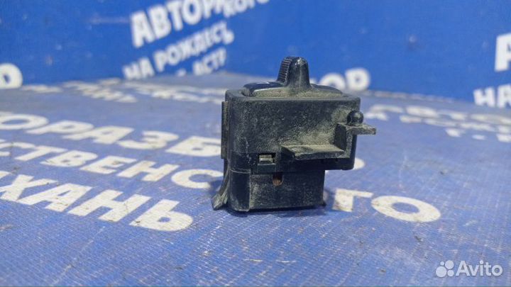 Кнопка стеклоподъемника Jeep Grand Cherokee