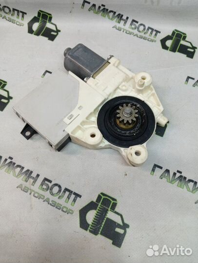 Мотор стеклоподъемника передний правый Ford Focus