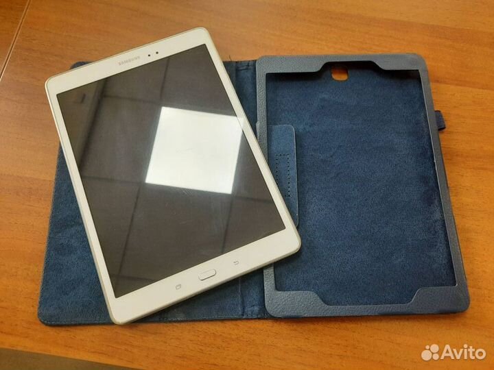 Планшет Samsung Galaxy Tab A SM-T555 9.7 16Gb LTE