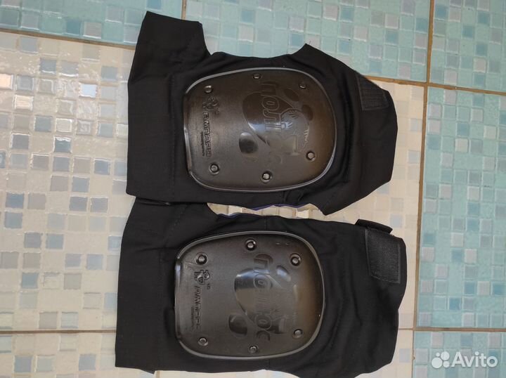 Наколенники