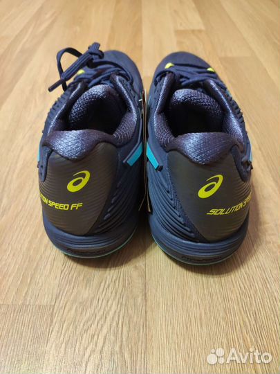 Теннисные кроссовки