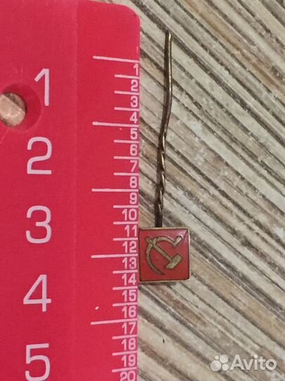 Редкий значок серп и молот игла