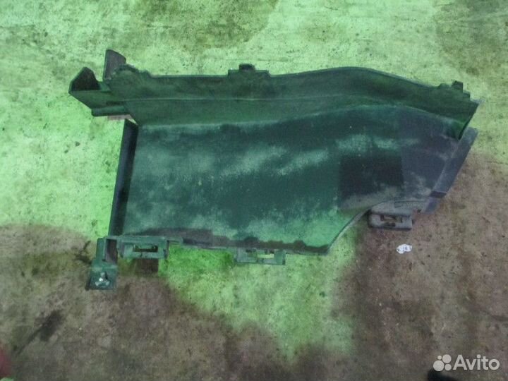 Дефлектор радиатора нижний правый LADA X-Ray 2016