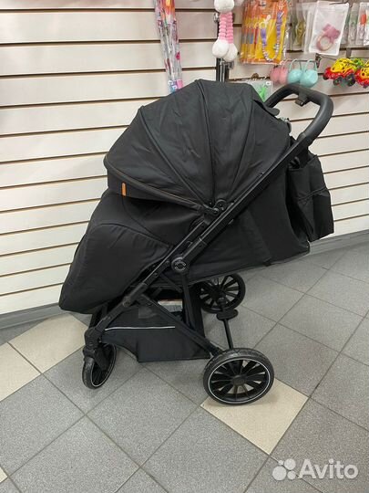 Коляска прогулочная люкс мом
