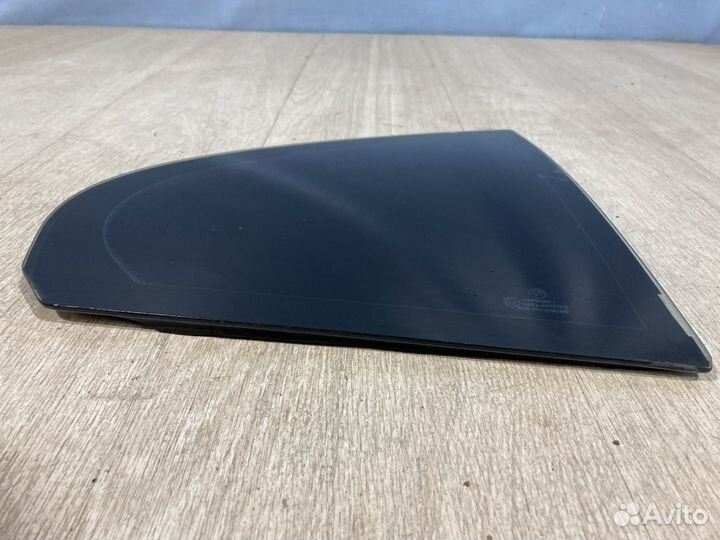 Форточка задняя правая BMW 43R000981