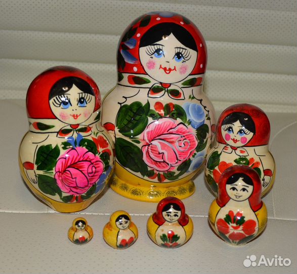 Матрёшка «Пышечки», красный платок 10 кукольная*