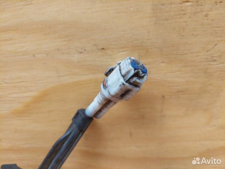 Датчик ABS лев. перед. toyota avensis