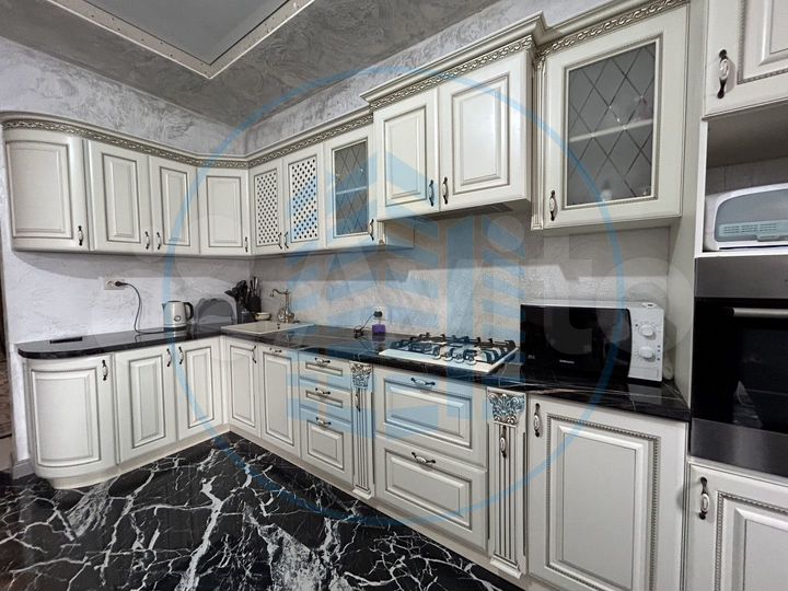 Дом 175,2 м² на участке 4,1 сот.