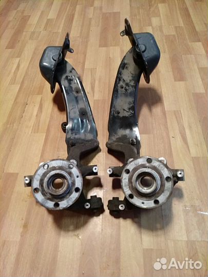 Кулак задний Audi Q3 Skoda Yeti Passat B6 Tiguan