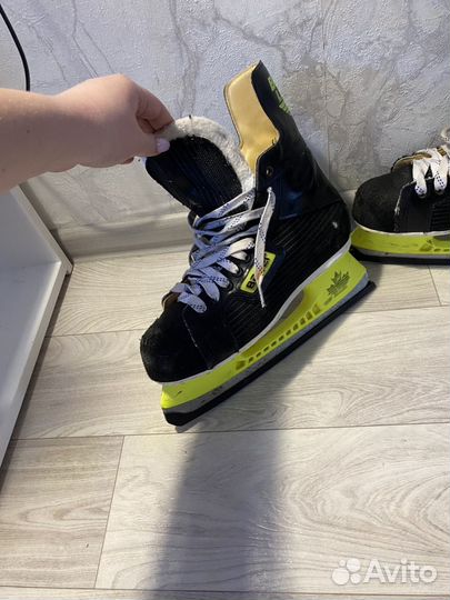 Коньки хоккейные 39 размер