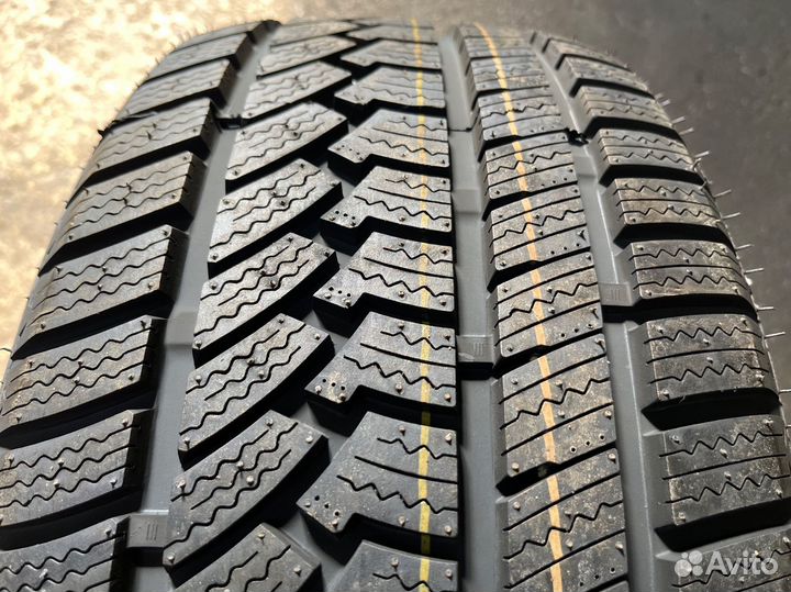 Ovation W-586 245/40 R18