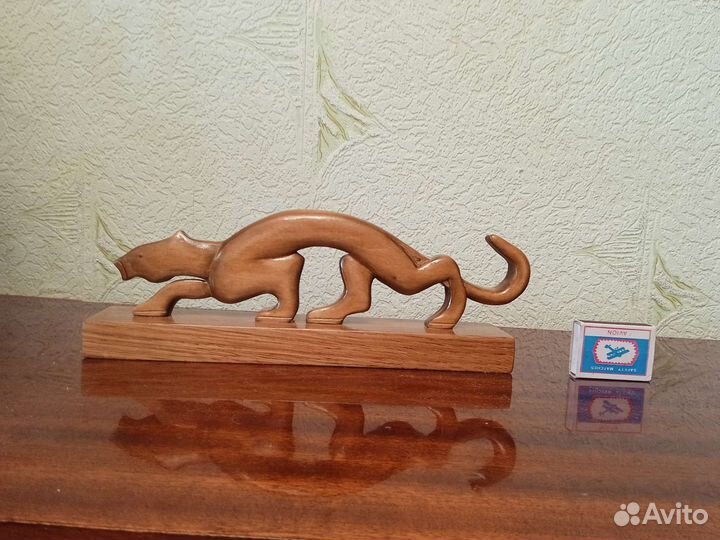 Фигурка животного (резьба по дереву)