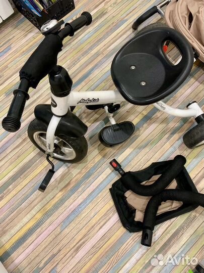 Трехколесный велосипед с родительской ручкой