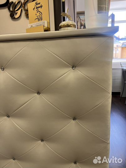 Стойка ресепшн